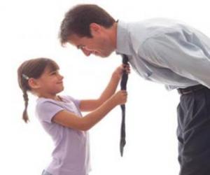 пазл Пап дочь смотрит, как он узлом галстука